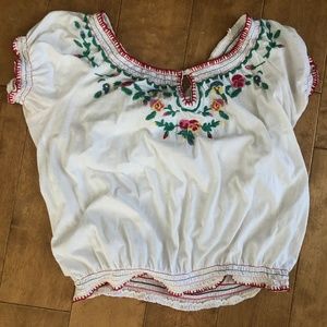 H&M White Embroidered Off the Shoulder Top